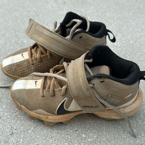 Nike youth baseball cleats